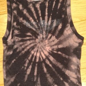 Hollister Tank